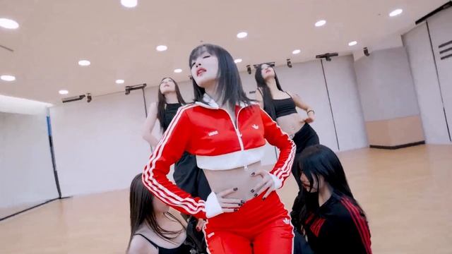 민니(MINNIE) - 'HER' Dance Practice Video Mirrored