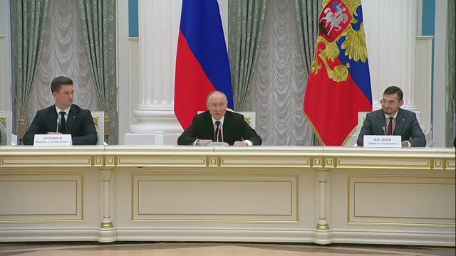 Владимир Путин. Встреча с участниками V Конгресса молодых учёных 28 ноября 2025 года смотреть онлайн