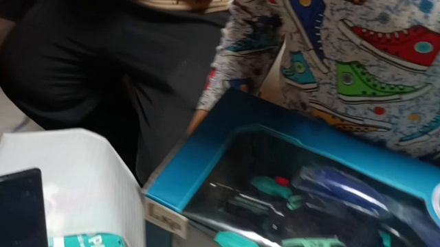 Отметили день рождение у Миши/ Накрыли стол/ Вручили подарки. смотреть онлайн