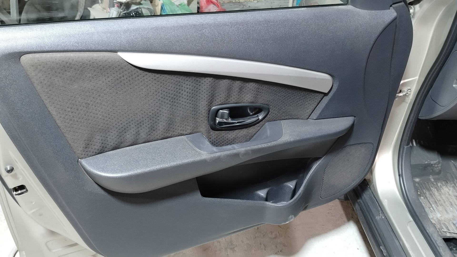 Как снять обшивки дверей и боковые зеркала Ниссан Альмера G15