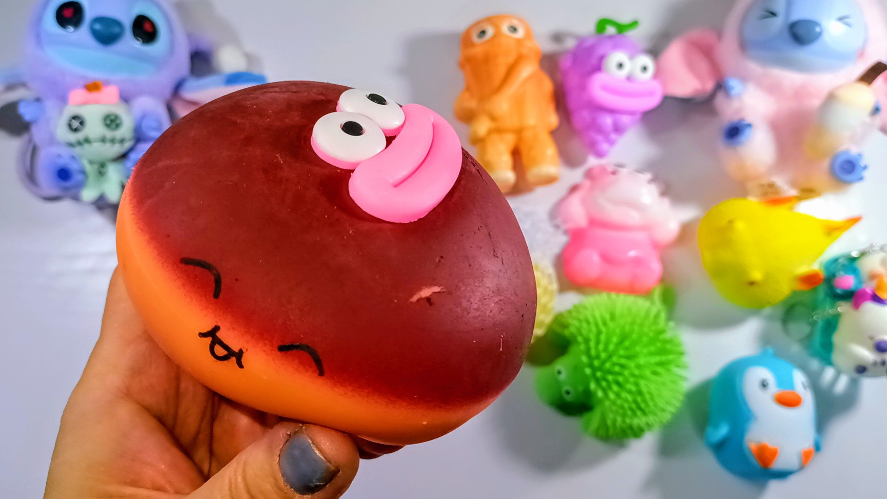 АСМР распаковка сюрприз сквишей и антистрессы АСМР Таба СКВИШИ 🫶🏻 режу СКВИШИ ✨ ТАБА лапки ✨ смотреть онлайн