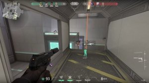 Играю валорантик)