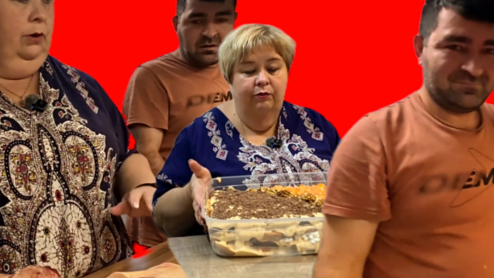 29-11-2025«Уралочка и Торт Бесконечности: Сафарка в Шоке, Куры в Восторге!» 🐔🎉#обзор смотреть онлайн