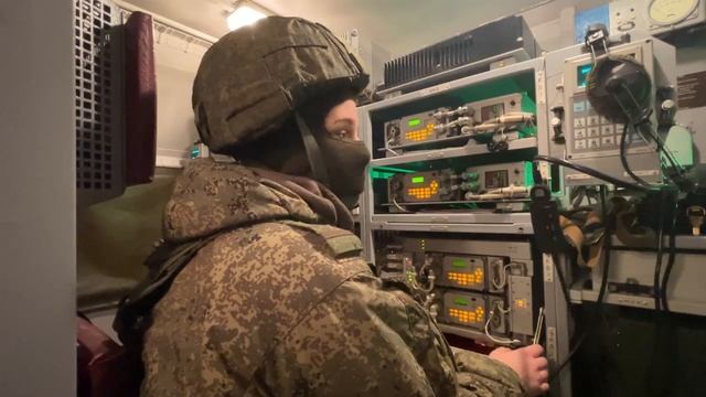 СВО День 38: Оператор станции связи ВС РФ смотреть онлайн