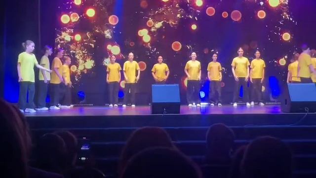 dance.mp4 смотреть онлайн