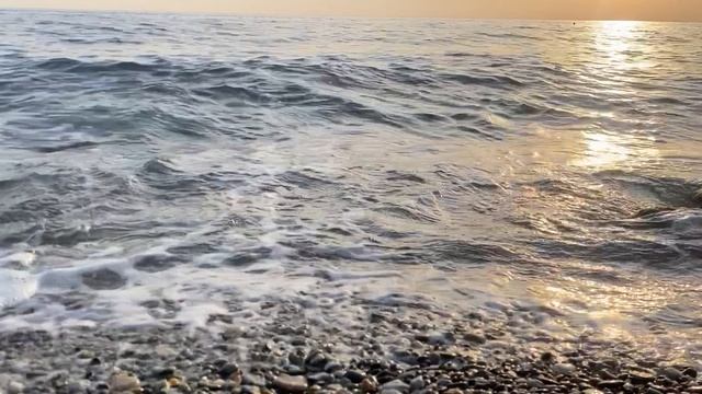 Шум волн в Чёрном море. Релакс на берегу моря смотреть онлайн