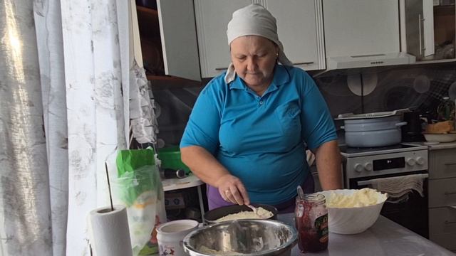 сегодня КОРОЛЕВСКАЯ ВАТРУШКА/ на улице мороз а на столе окрошка смотреть онлайн