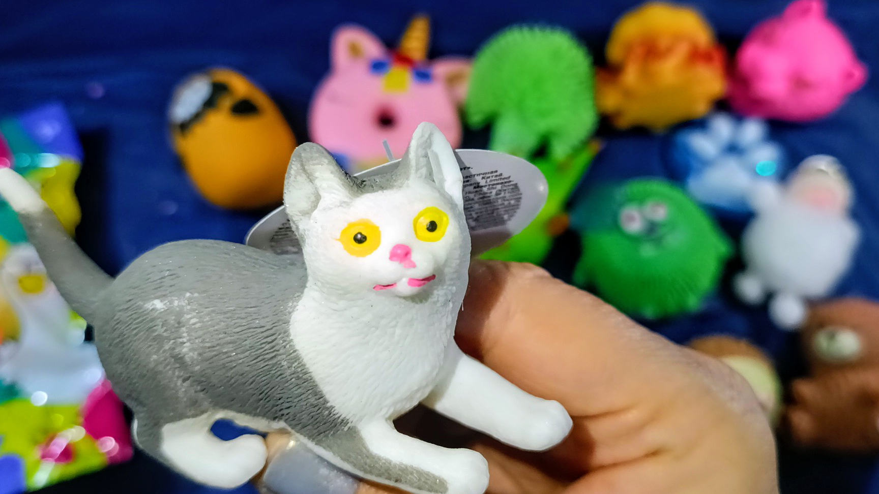 АСМР распаковка сюрприз сквишей и антистрессов 🤗 ТАБА СКВИШИ лапки 🐾 приятные звуки АСМР 🥰 смотреть онлайн