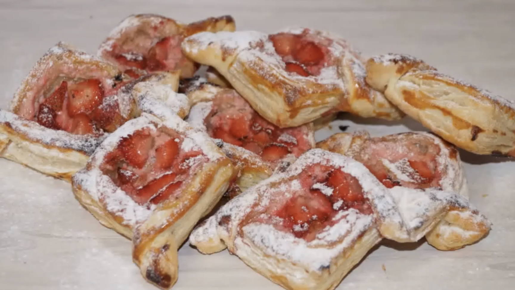 Вкусная выпечка из готового слоёного теста 🥐! смотреть онлайн