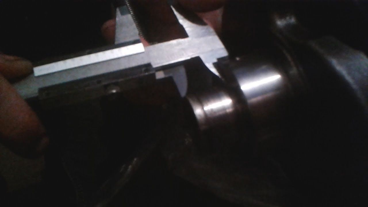 Коленвал VW Passat перед ремонтом | Сильно сточен торец вала