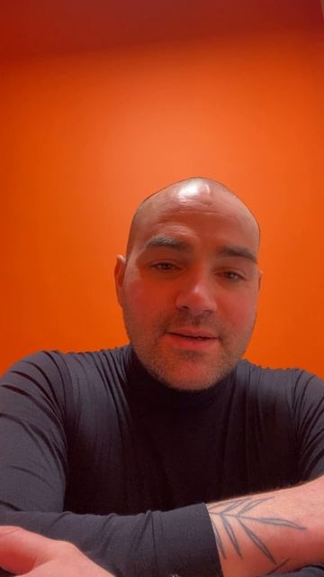 Жил на свете апельсин