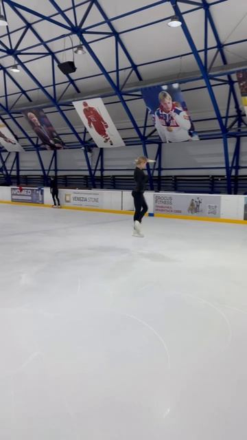 Аксель от Александры Трусовой смотреть онлайн