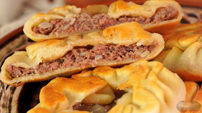 Турецкая классика - сочный фарш в хрустящем тесте. ОТКРЫТЫЕ ЖАРЕНЫЕ БЁРЕКИ С МЯСОМ смотреть онлайн