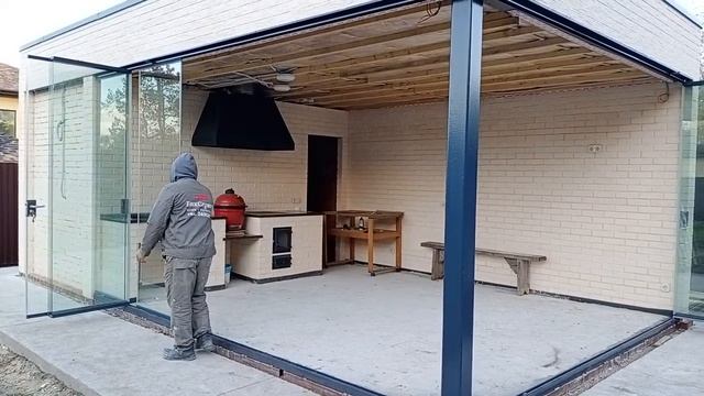 Безрамное остекление в Казани - остекление веранды, беседки, барбекю или балкона смотреть онлайн