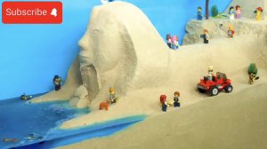 Песок и лего с водой