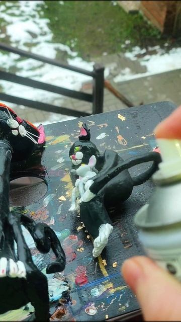 Лакирую работы из глины #самозатвердевающаяглина смотреть онлайн