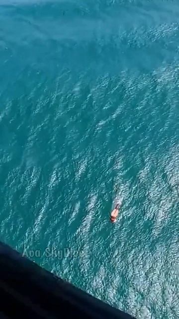 Полетела с высоты и искупалась. смотреть онлайн