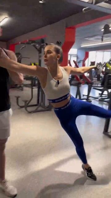 Случай в спортзале смотреть онлайн