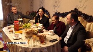 Многодетную маму Телли Алиметову поздравили с Днем матери