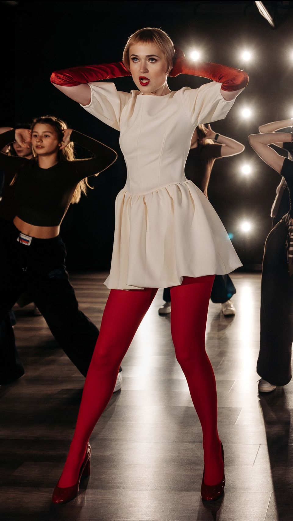 Премьера песни на всех цифровых площадках! Александра Серёжникова- Не уходишь