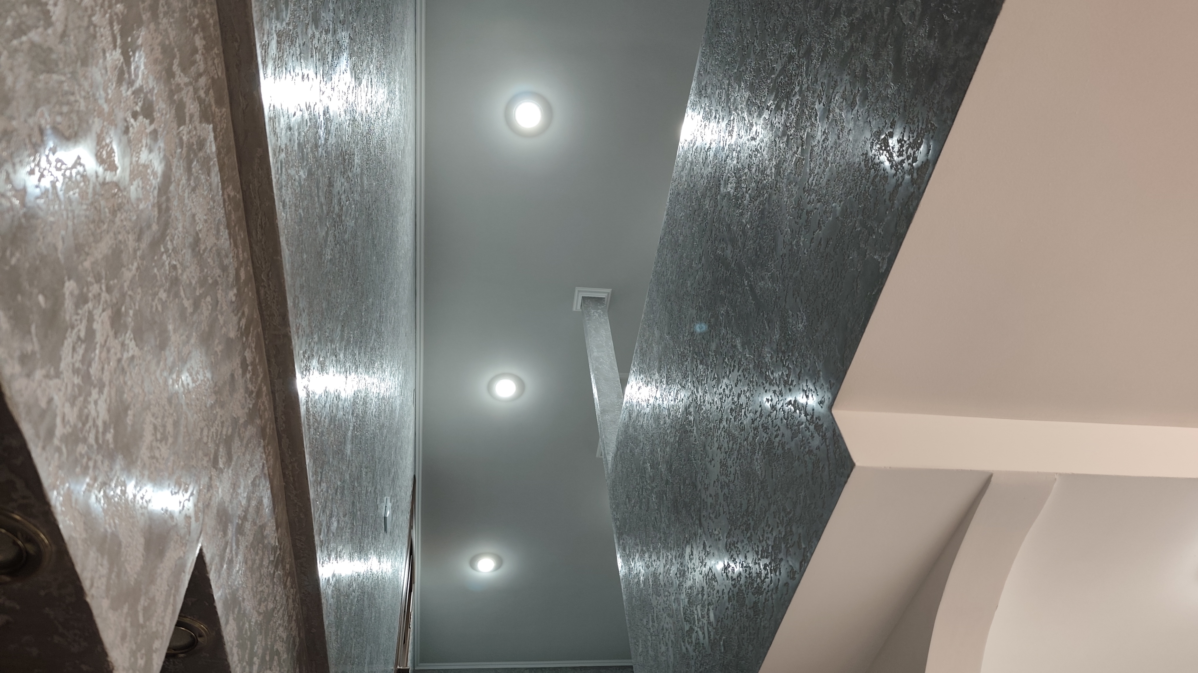 Декоративная штукатурка карта мира. Гротто под Венецией.