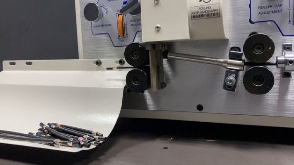 Нарезка и зачистка витой пары на станке SWT508-HT2