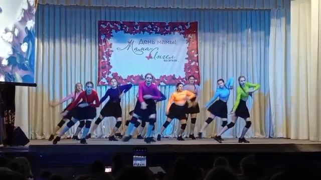 Стрит-джаз (фонари)  -  Танцевальный коллектив Фаворит