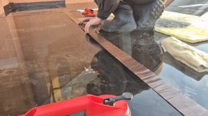 Навес над входной группой из стекла