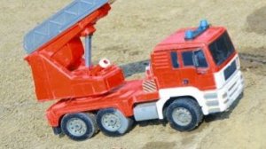 Машинки летают и прыгают! Развивающие мультики Машины помощники. Мультфильмы про машинки