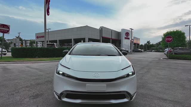 Toyota Prius 2025 - Интерьер и Экстерьер смотреть онлайн