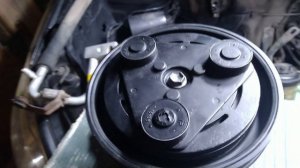 Снятие компрессора кондиционера на Хундай с двигателем 1.4 1.6 Гетц, Акцент, Элантра, Матрикс