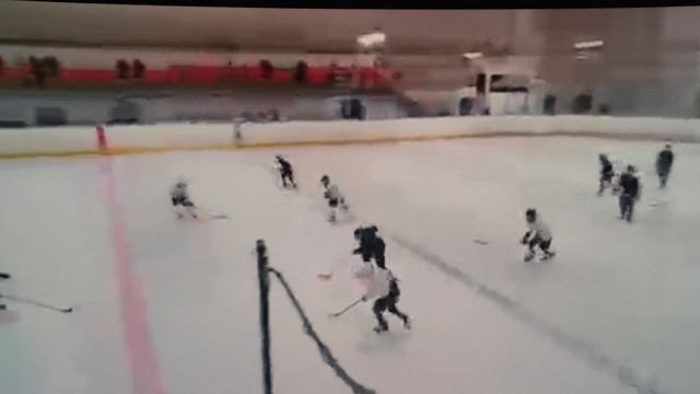 Набрал скорость из-за ворот, прошёл и забил. смотреть онлайн