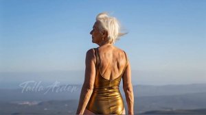 Taila Arden - La Ville au-dessus du Brouillard 💖 (Vídeo musical) Natural older woman