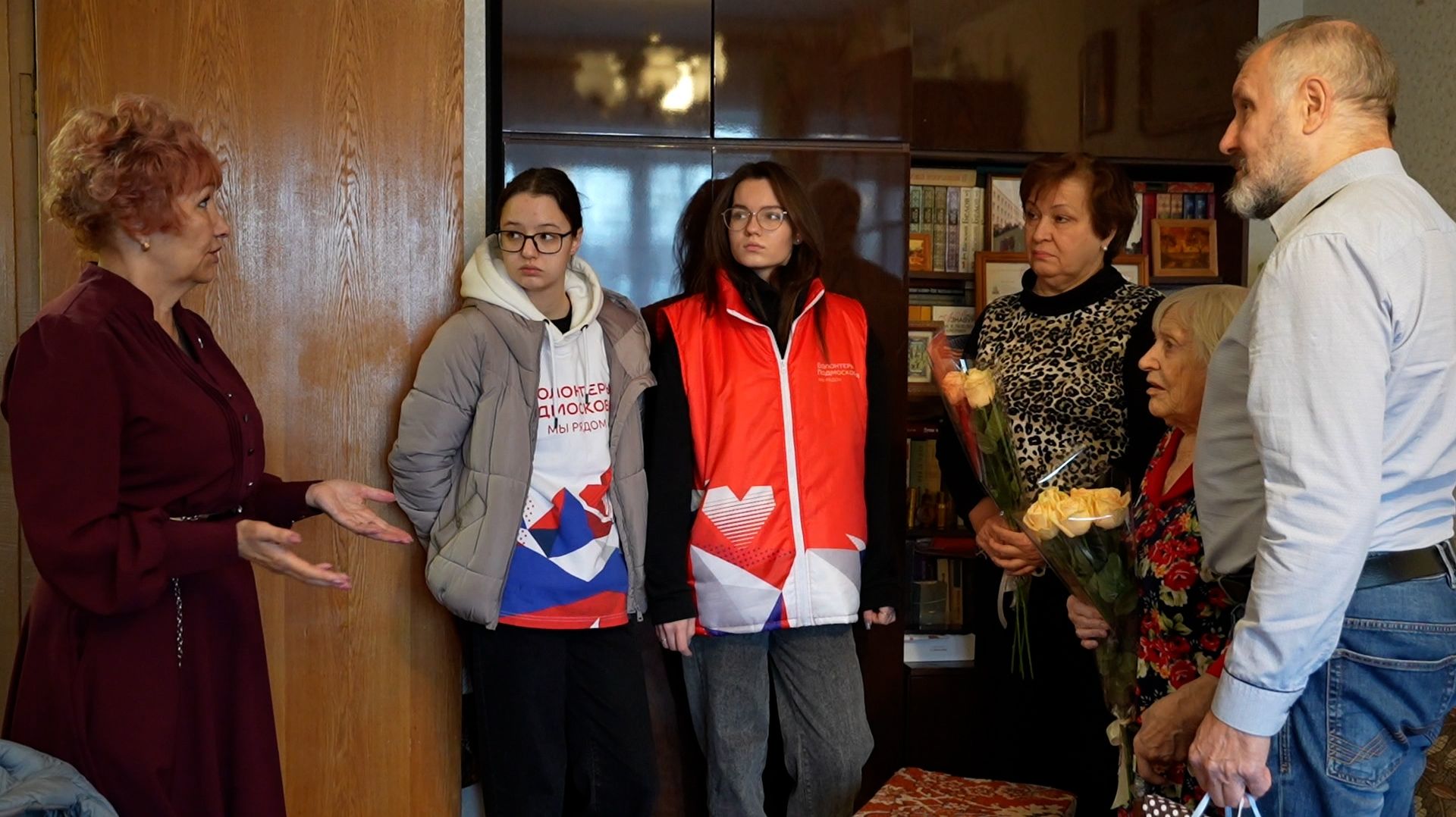 Жительниц Ивантеевки поздравили с Днём матери! смотреть онлайн