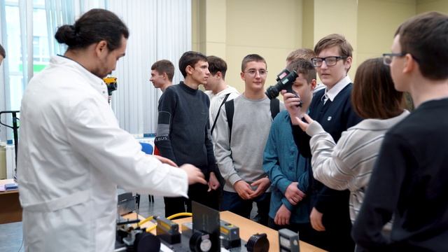 Специалисты VPG LaserONE провели презентацию лазерных технологий учащимся Гимназии №4 Фрязино смотреть онлайн