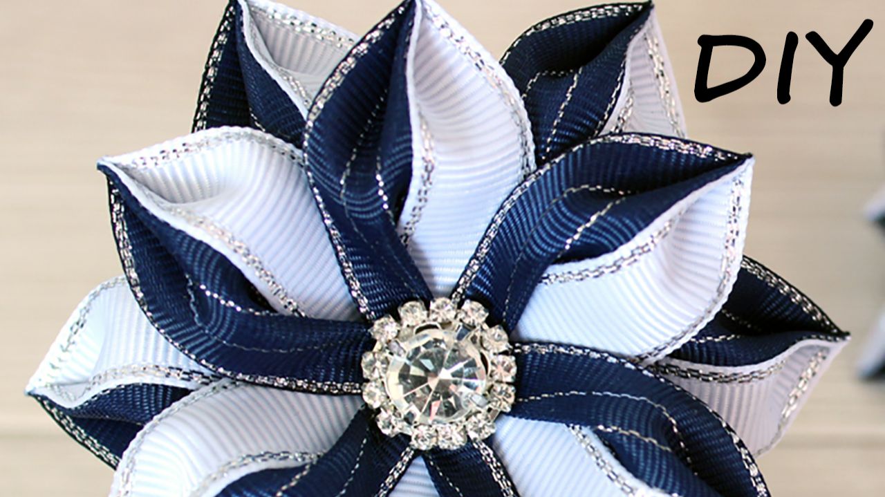 Мастер-класс цветок из лент красота в каждом лепестке 🍃 цветок из лент