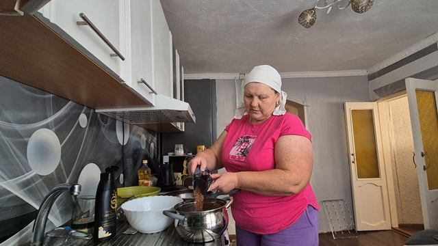 пришла очередь до плиты/ смотрим на стельность/ обед приготовлен смотреть онлайн