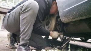 замена задних амортизаторов поло седан