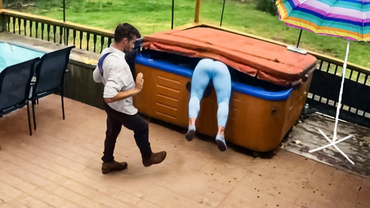 САМЫЕ НЕЛЕПЫЕ МОМЕНТЫ, СНЯТЫЕ НА КАМЕРУ НАБЛЮДЕНИЯ смотреть онлайн