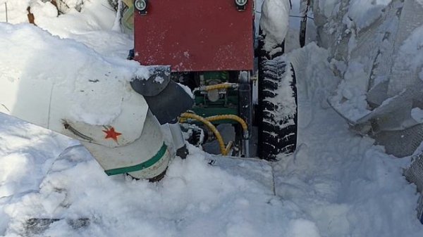 Снега налево, снега направо))