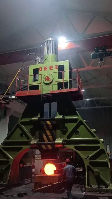 Гидравлический молот свободной ковки. Изготовление кованого 