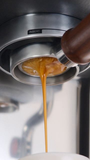 Точный контроль над процессом и профессиональный результат: коллекция кофейных аксессуаров BORK смотреть онлайн