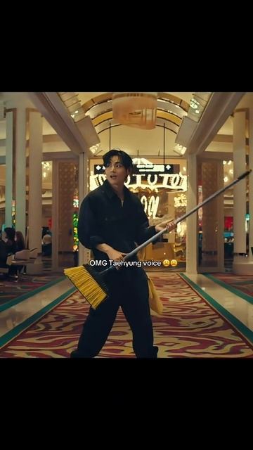 Это самый красивый мужчина в мире, он умеет петь и актёрскому мастерству владеет. смотреть онлайн