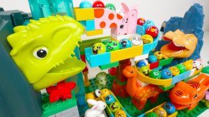 СТРОИМ ГОРКУ ДЛЯ ШАРИКОВ С ДИНОЗАВРОМ КАТАЕМ ШАРИКИ АСМР ВИДЕО ДЕТСКИЙ КАНАЛ ИГРАЛКИ-ЗАЛИПАЛКИ