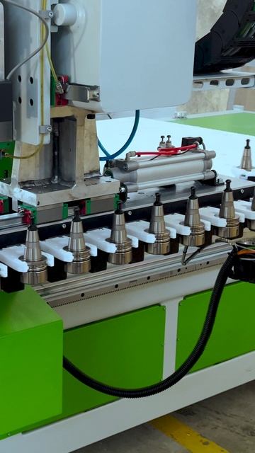 Цепной магазин станка с ЧПУ от компании Gorelovskiy