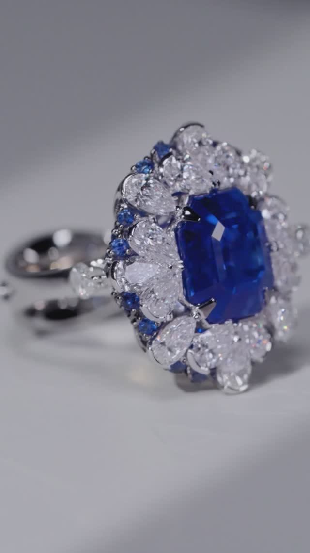 Кольцо с эталонным сапфиром Royal Blue