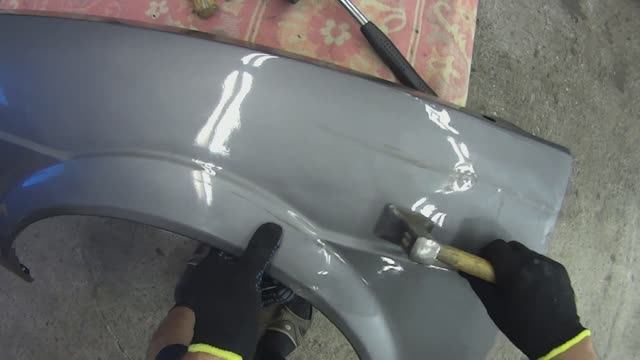 VW Passat 32B Syncro 1986 г. Рихтовка переднего крыла.