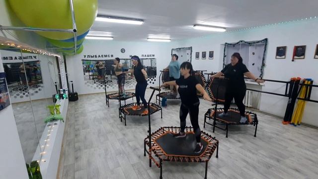 Фитнес на батутах