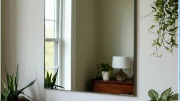 Повесить зеркало без рамы (голое стекло) на специальные крепления. смотреть онлайн