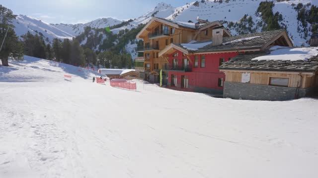 🇫🇷Ле Арк 1950 Живописная альпийская снежная деревня в Савойе Франция Настоящая зимняя страна чудес смотреть онлайн